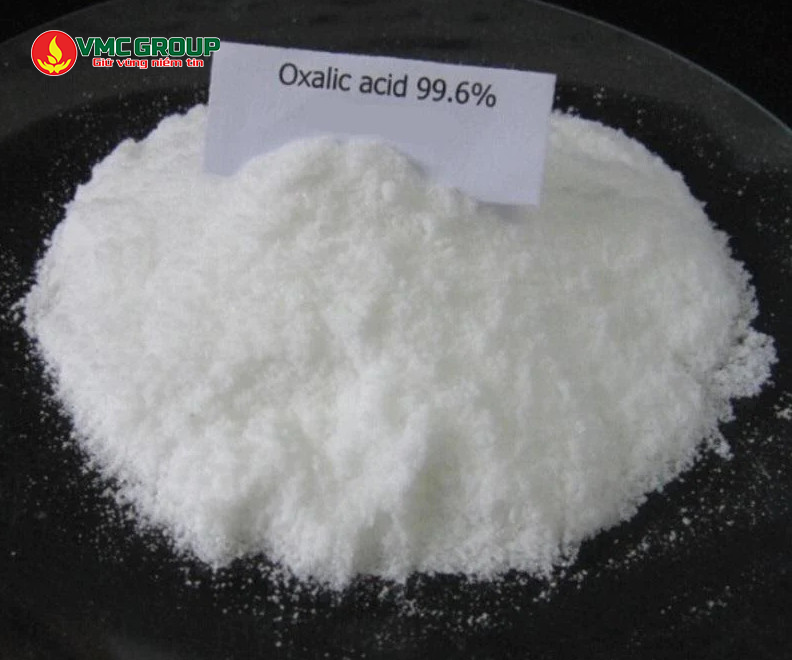 Acid oxalic có dạng bột hoặc hạt màu trắng